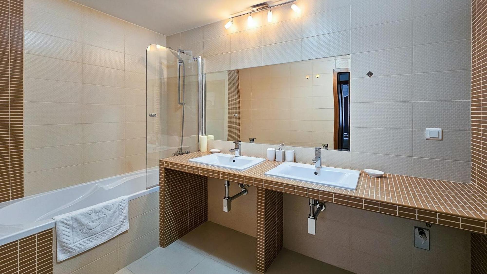 A&M Apartment Dóval Kültér fotó